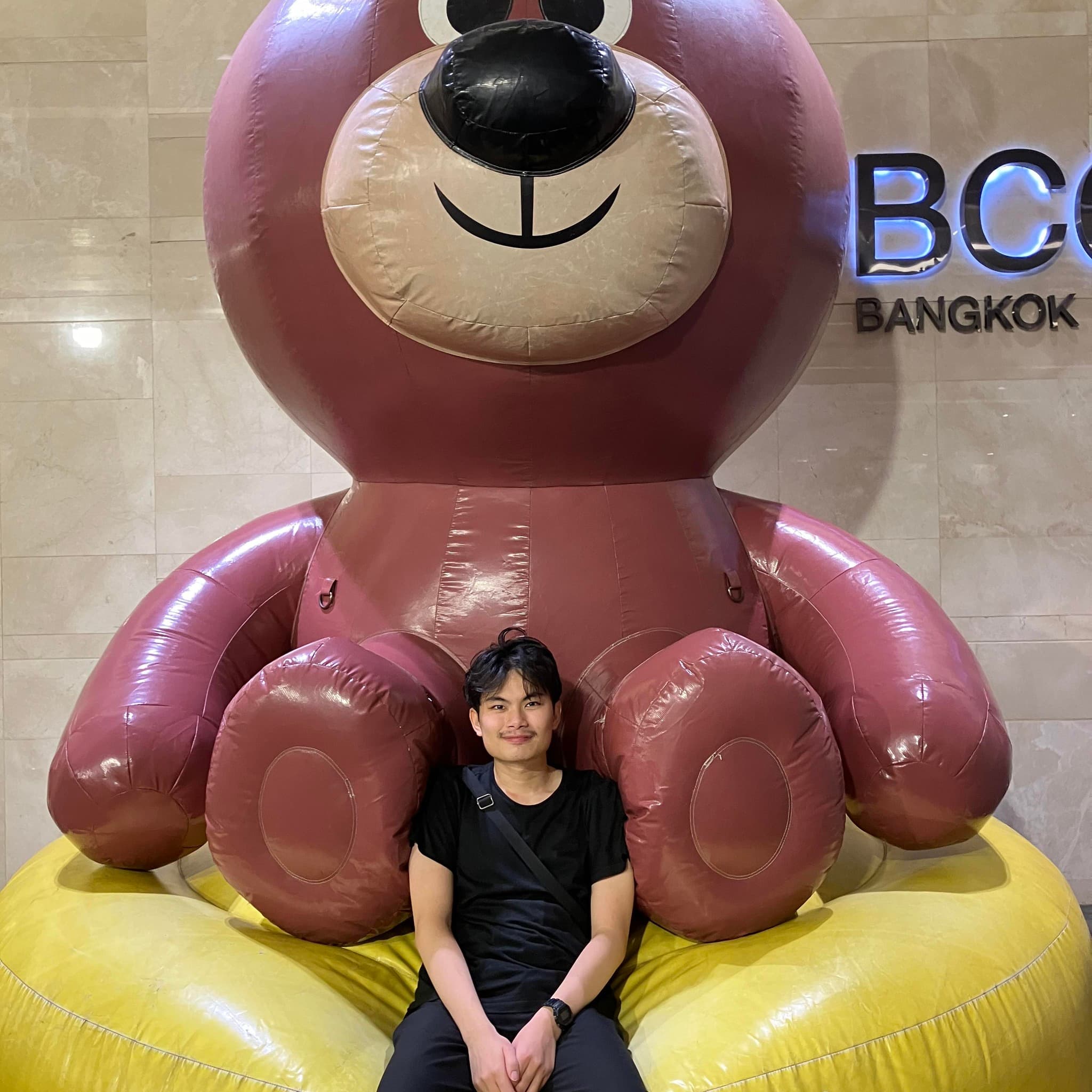 Portrait of Pet Thanawat